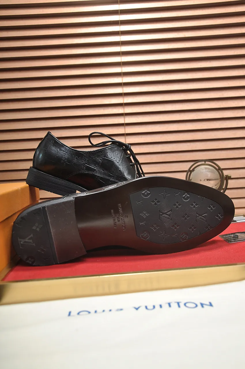 Men's men's shoes 💰540💶 [LV] (original single cowhide lining) 🍀LV's latest genuine leather business suit shoes are launched simultaneously on the official website. The first-layer cowhide imported from Italy is made of heavy gold, 💥official website 1:1 rubber outsole. Versatile to wear, high-end without losing class, and the color combination is extraordinary. This four-season style is alluring when worn on your feet, showing off your big-name flair. Standard code 38-45 (45 customized)